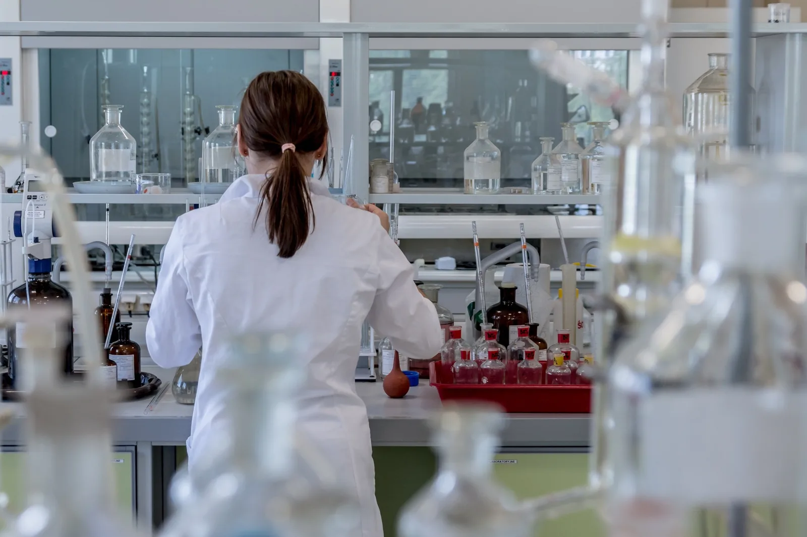 Medical laboratory and investigation setting